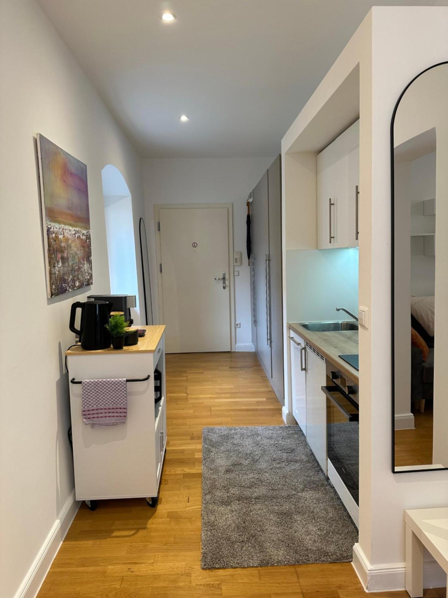 Bella Casa - Business&Family, 100M Zum Konzerteingang Schloss, Parkplatz, Smarttv, Netflix, Waschmaschine, 24H Checkin, 36Qm, Ap 12 Людвігсбург Екстер'єр фото