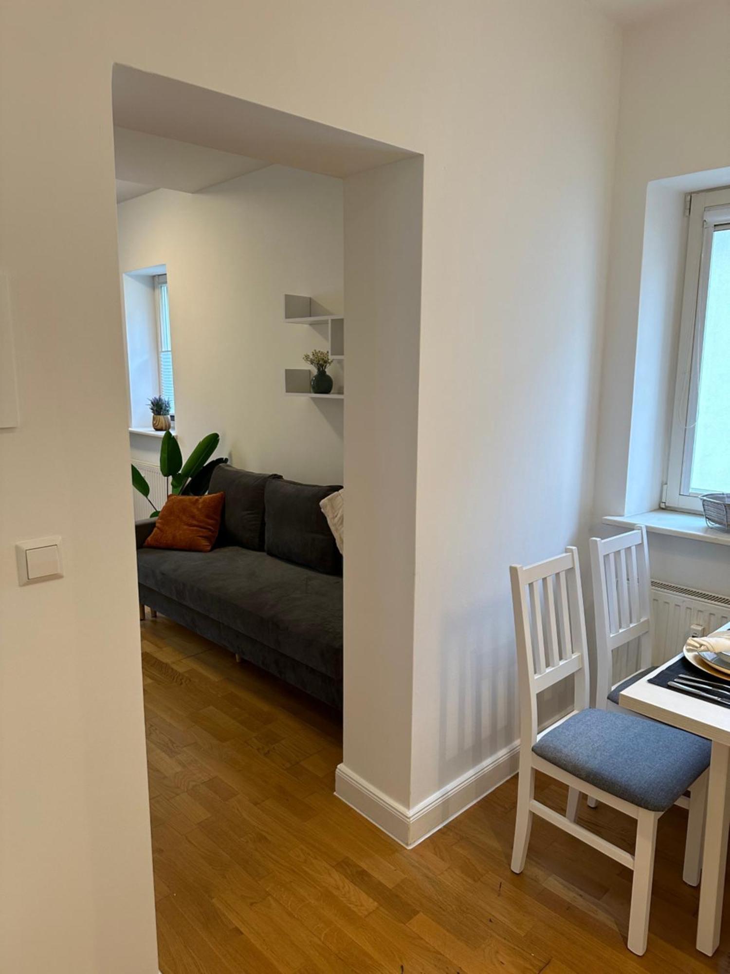 Bella Casa - Business&Family, 100M Zum Konzerteingang Schloss, Parkplatz, Smarttv, Netflix, Waschmaschine, 24H Checkin, 36Qm, Ap 12 Людвігсбург Екстер'єр фото
