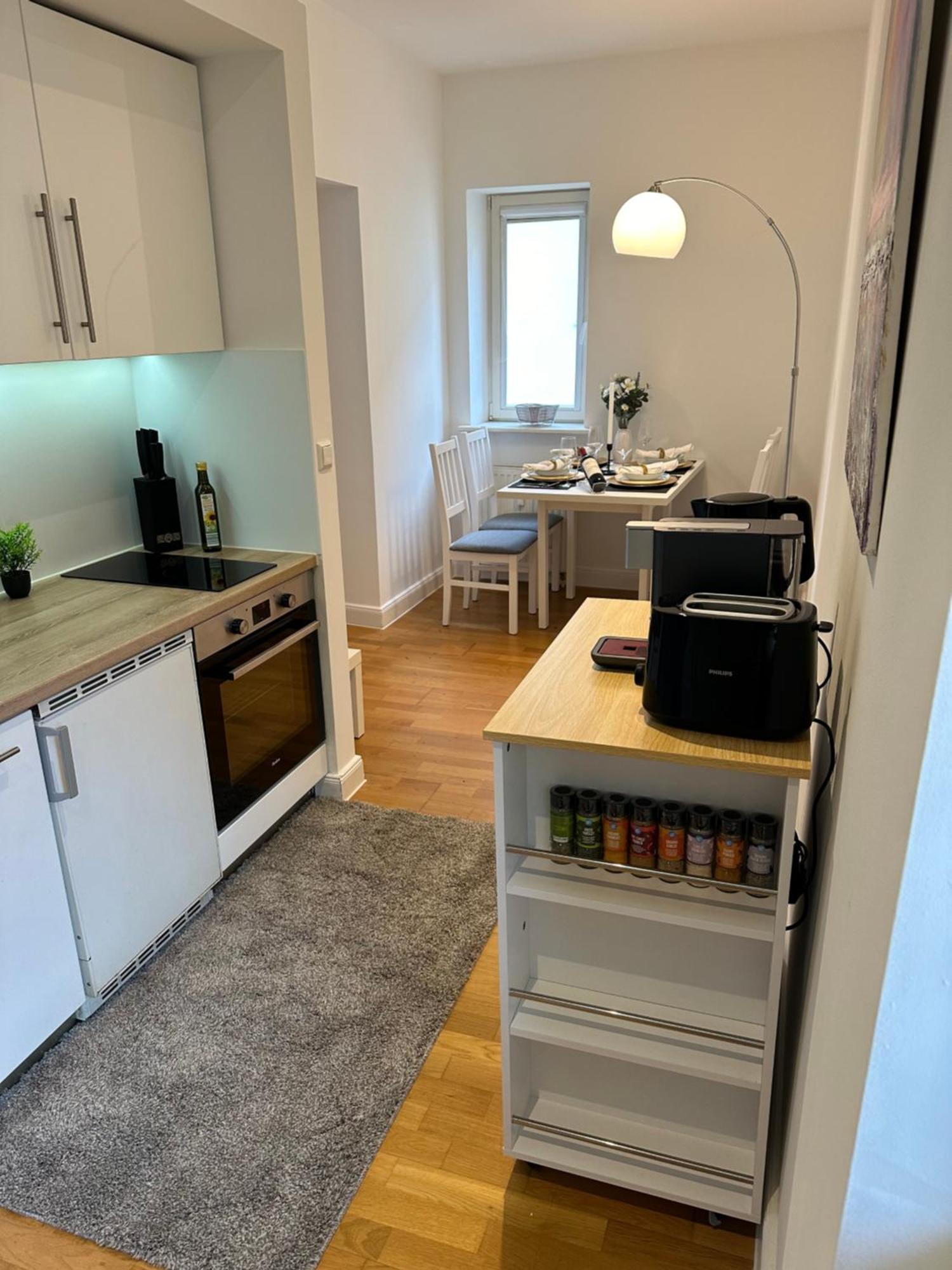 Bella Casa - Business&Family, 100M Zum Konzerteingang Schloss, Parkplatz, Smarttv, Netflix, Waschmaschine, 24H Checkin, 36Qm, Ap 12 Людвігсбург Екстер'єр фото