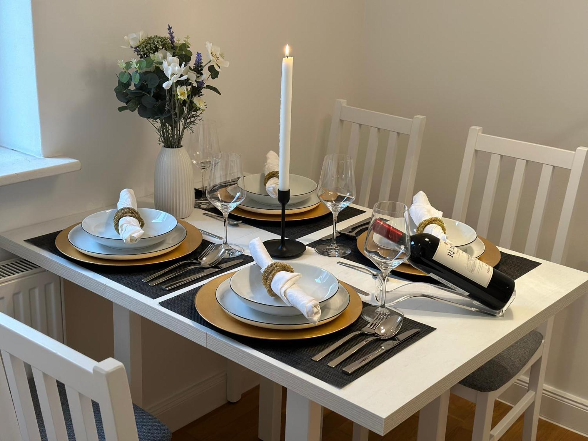 Bella Casa - Business&Family, 100M Zum Konzerteingang Schloss, Parkplatz, Smarttv, Netflix, Waschmaschine, 24H Checkin, 36Qm, Ap 12 Людвігсбург Екстер'єр фото