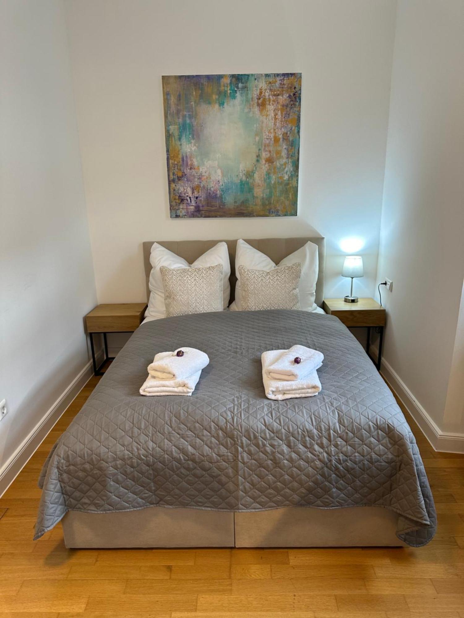 Bella Casa - Business&Family, 100M Zum Konzerteingang Schloss, Parkplatz, Smarttv, Netflix, Waschmaschine, 24H Checkin, 36Qm, Ap 12 Людвігсбург Екстер'єр фото